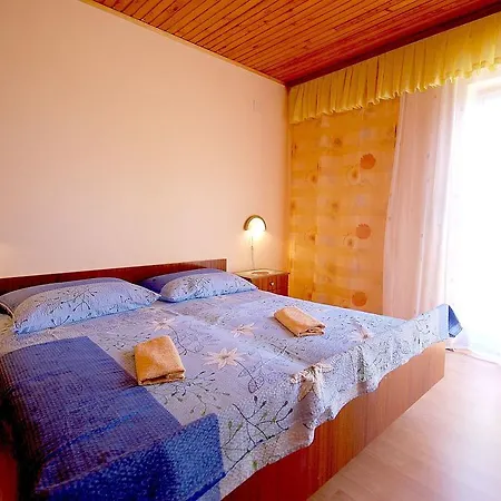 Begic By El-pi Tours マリンスカ